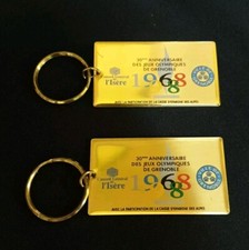 LOT 2  PORTE CLEF 30eme ANNIVERSAIRE J O GRENOBLE 1968 COLLECTION VINTAGE METAL 