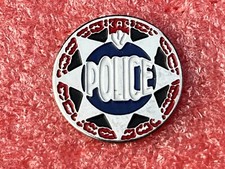 T04 Pins INSIGNE PLAQUE de