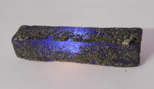 Tanzanite brute bleue