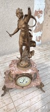 PENDULE ANCIENNE EN REGUL DORE