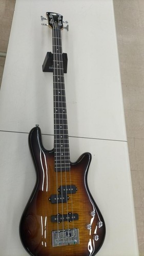 Guitare basse électrique