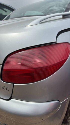Feu arrière droit peugeot 206 - droit,