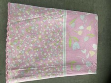 drap plat rose fleurie retours festonné  162x300cm