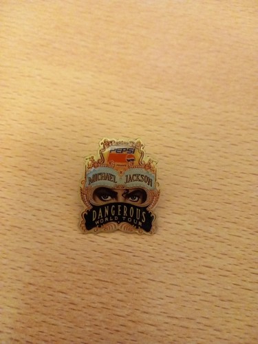 Michael jackson vintage pin - jackson,