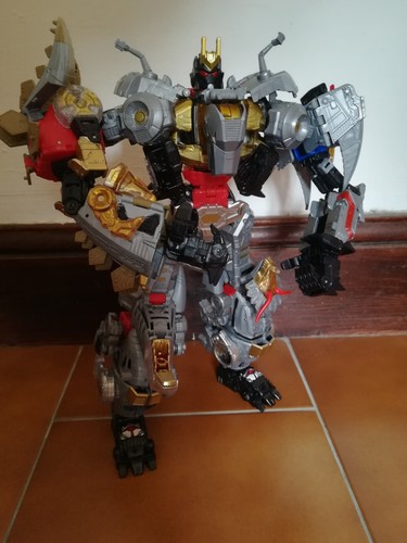 Robot transformers volcanicus - robot,