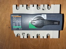 INTERRUPTEUR SECTIONNEUR 4POLE 125A INTERPACT INS125 MERLIN GERIN 125AMPERES
