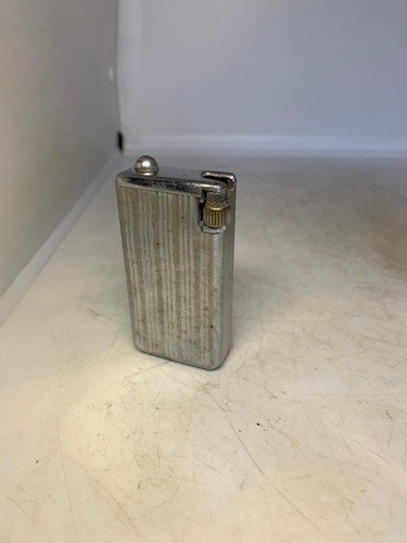 Ancien briquet marque - de,