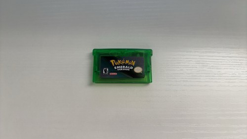 Pokemon emerald version - emerald,