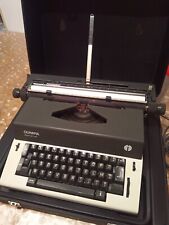 Machine à écrire électrique OLYMPIA Report de Luxe