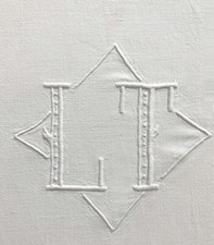 Ancien Drap brodé main -  Monogramme - LT --4