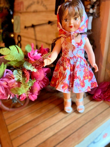 Robe neuve poupee - poupee, et