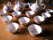 PORCELAINE de VIERZON  - SERVICE à CAFE - manufacture  rue neuve