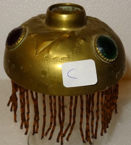 Chapeau laiton pour - c., en