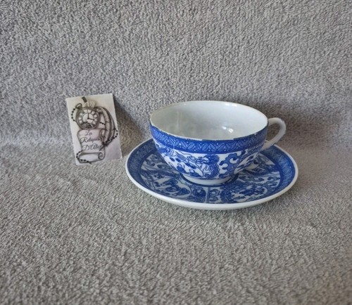 Tasse sous en - tasse, et