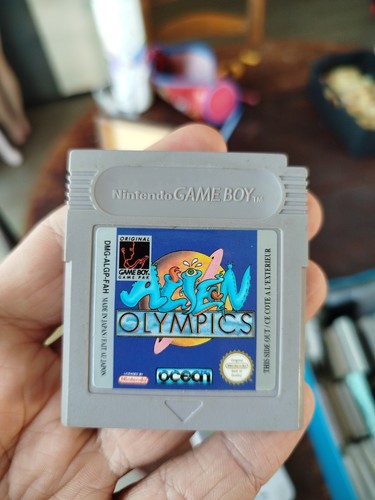 Alien olympics gameboy