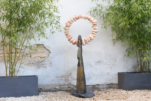Sculpture galets roses - en,