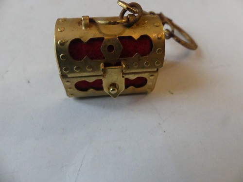 Porte clé bijou metal dore - porte,