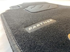 Jeu de tapis avant d'origine