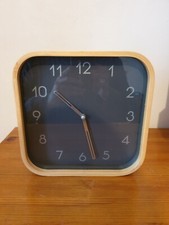 Horloge murale Ikea Piro Johanna Jelinek design en bois de bouleau courbé 23 cm
