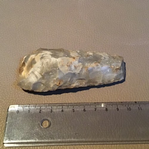 106 petite hache taillée - 106,