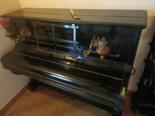 Piano PLEYEL droit en bois laqué noir