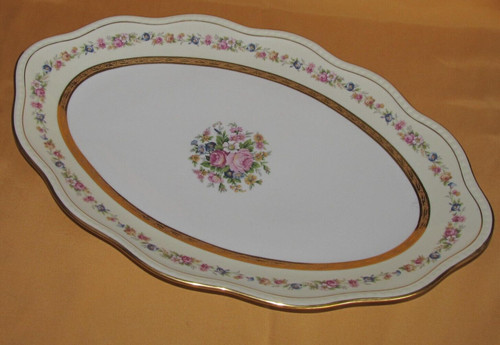 Grand plat ovale - , porcelaine