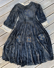 Ancienne Robe en velours Noir Triskell Costume traditionnel - Bretagne