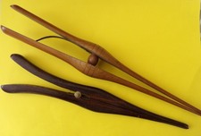 2 Pinces à gants anciennes