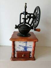 Moulin à café cafe bleu de Delft avec 4 carreaux céramique et une roue fonte  