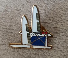 Pins Bateau catamaran, transat