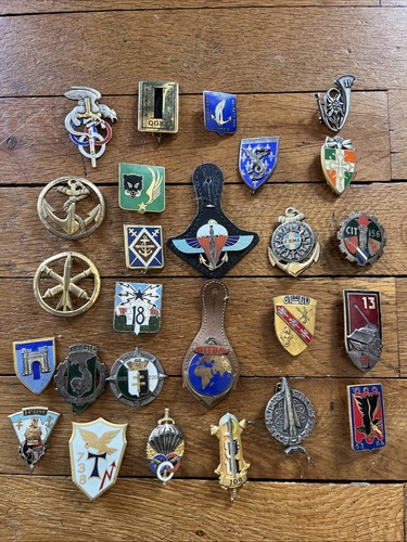 Lot insignes militaires - insignes,