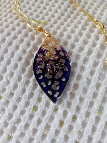 Pendentif fait part - mes, soins