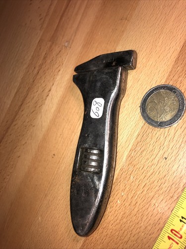 608 old tool outil ancien - ,