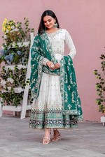 Robe Salwar Kameez Costume