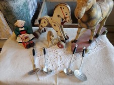 Dînette ancienne. Louches en alu, fer blanc 2 sets