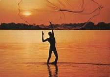 SENEGAL DAKAR UN PECHEUR ET