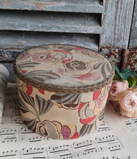 ANCIENNE BOITE A COUTURE EN