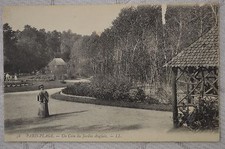 CPA " PARIS PLAGE - Un Coin du Jardin Anglais