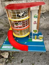 Jouet ancien Garage pour voitures au 1:43