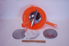 MOULIN A LÉGUMES PASSE VITE marque EMA vendu avec 3 grilles