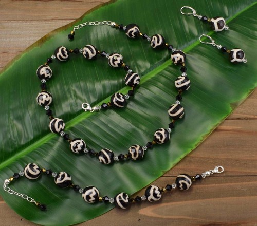 White black agate with - &,