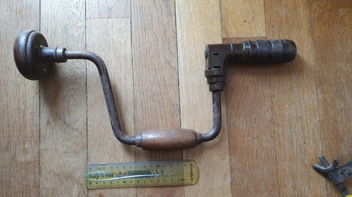 Outil ancien vilebrequin - outil,