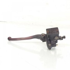 Maître cylindre frein