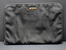 Gucci Authentique étui à