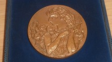 rare médaille anna de