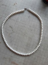Collier perles fausses perles  