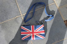 SAC BLEU BANDOUILLERE AVEC DRAPEAU ANGLAIS FILLE