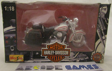 VEHICULE NEUF 1/18 MOTO HARLEY