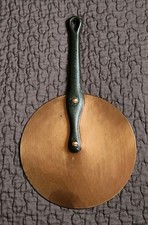 Ancien Couvercle de Casserole