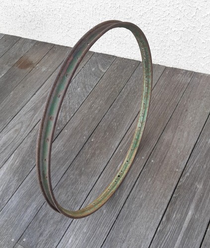 Ancienne jante chapeau - , de